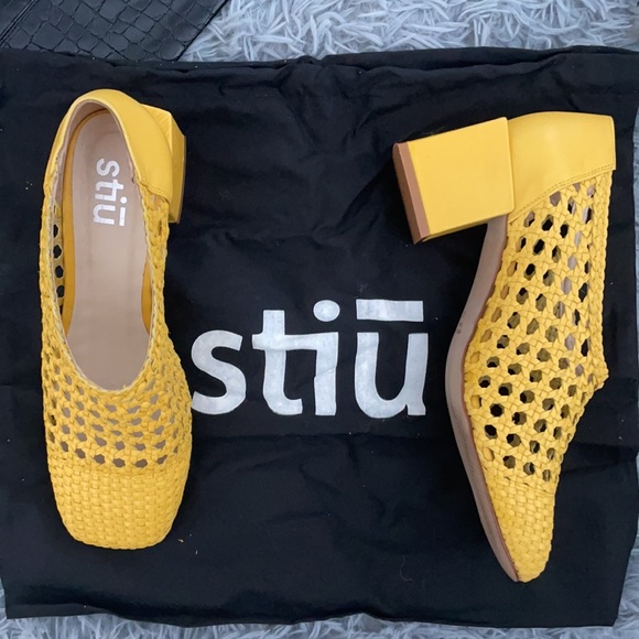 stiu Shoes - NIB YELLOW LATTICE SANDALS